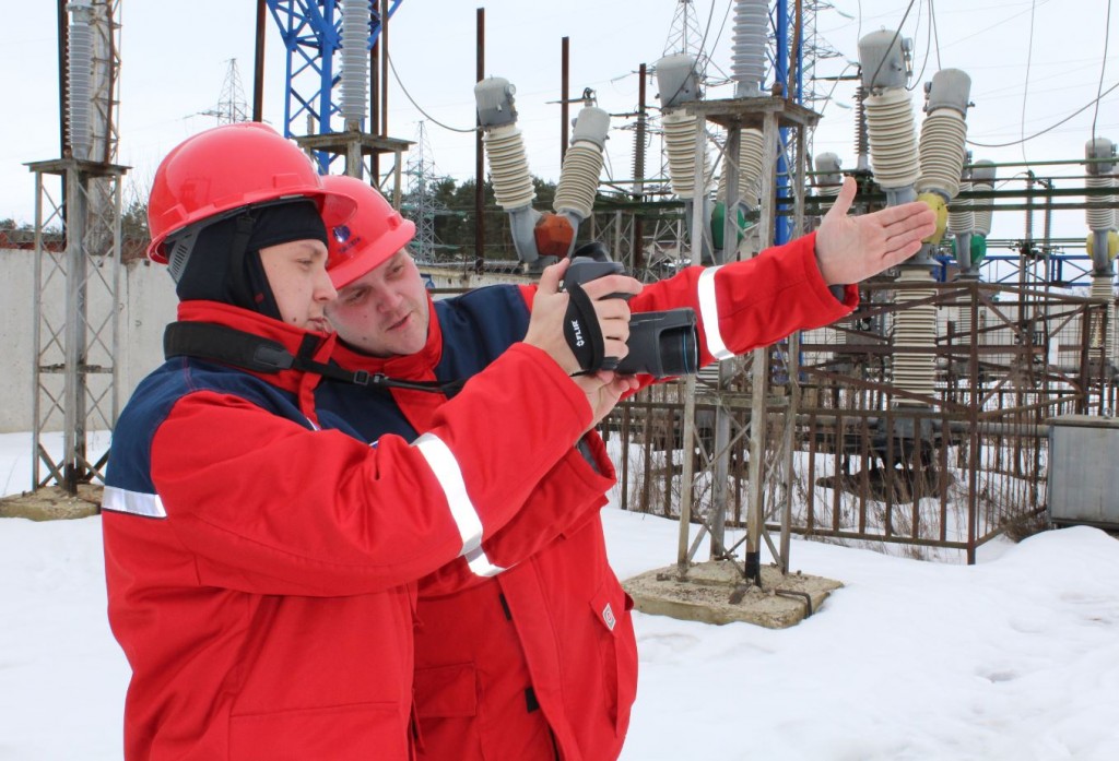 О работах по повышению надежности электроснабжения рассказали жителям Киевского
